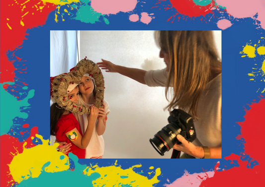 Behind the scenes of the SmileSensors Christmas photoshoot with two girls